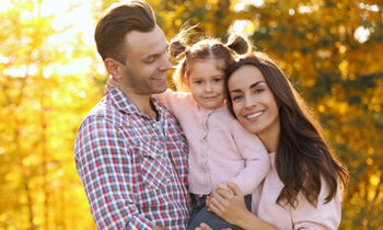 Image Text: 500x332_0014_Happy family with little daughter in park. Autumn walk